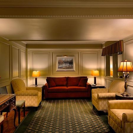 Royal Scot Hotel & Suites Victoria Luaran gambar