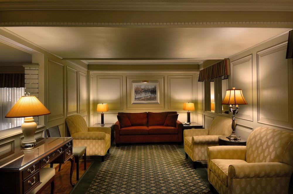 Royal Scot Hotel & Suites Victoria Luaran gambar