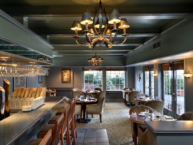 Royal Scot Hotel & Suites Victoria Luaran gambar