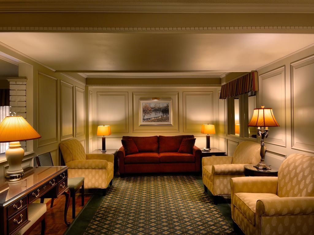 Royal Scot Hotel & Suites Victoria Luaran gambar
