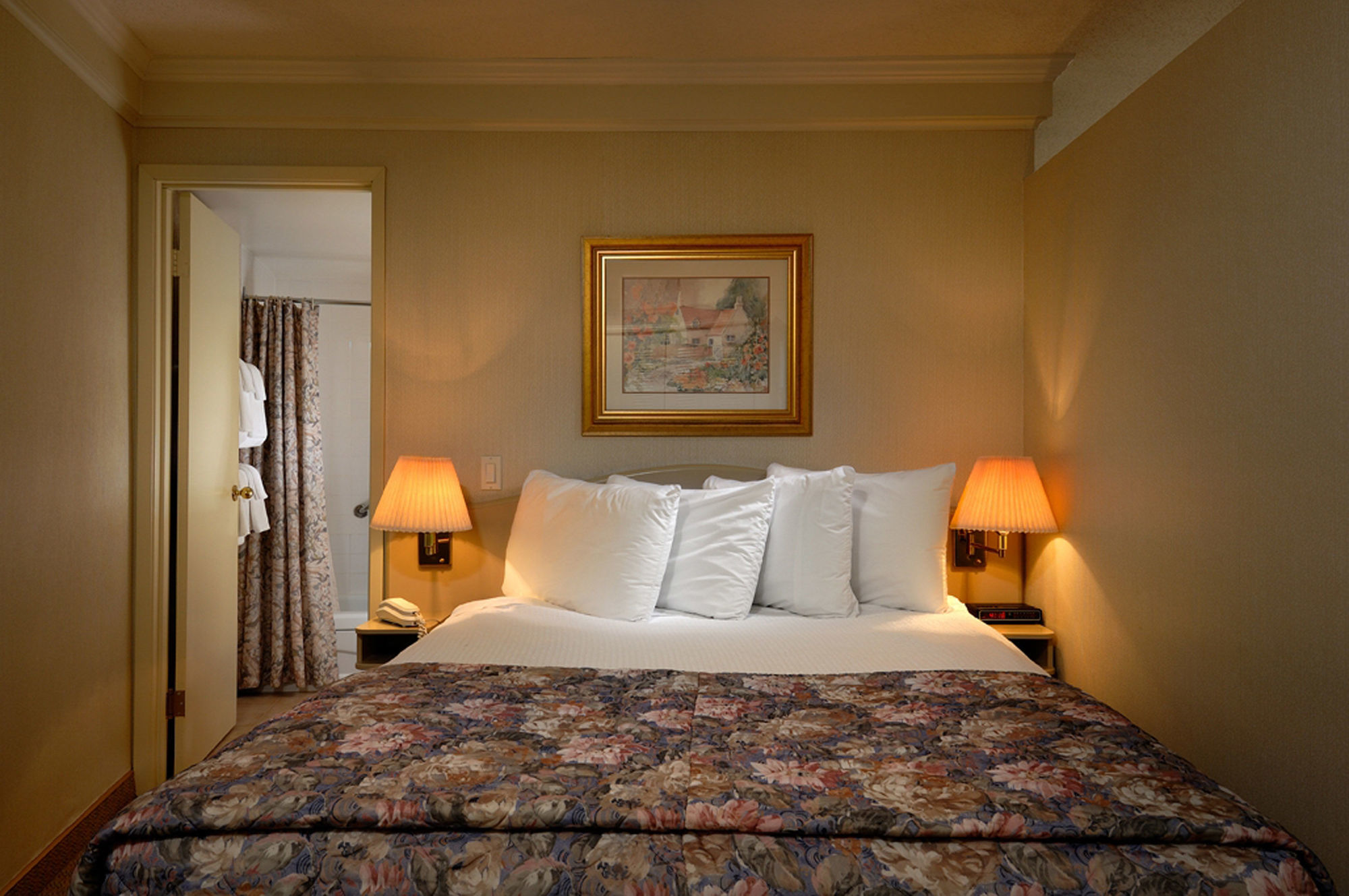 Royal Scot Hotel & Suites Victoria Luaran gambar