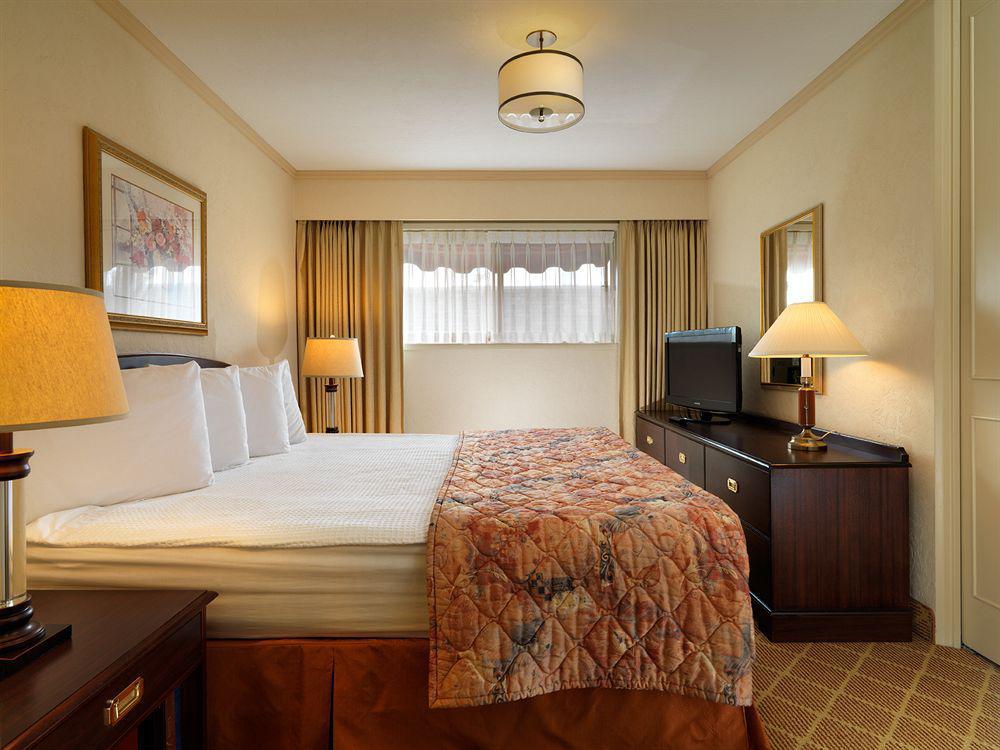 Royal Scot Hotel & Suites Victoria Luaran gambar